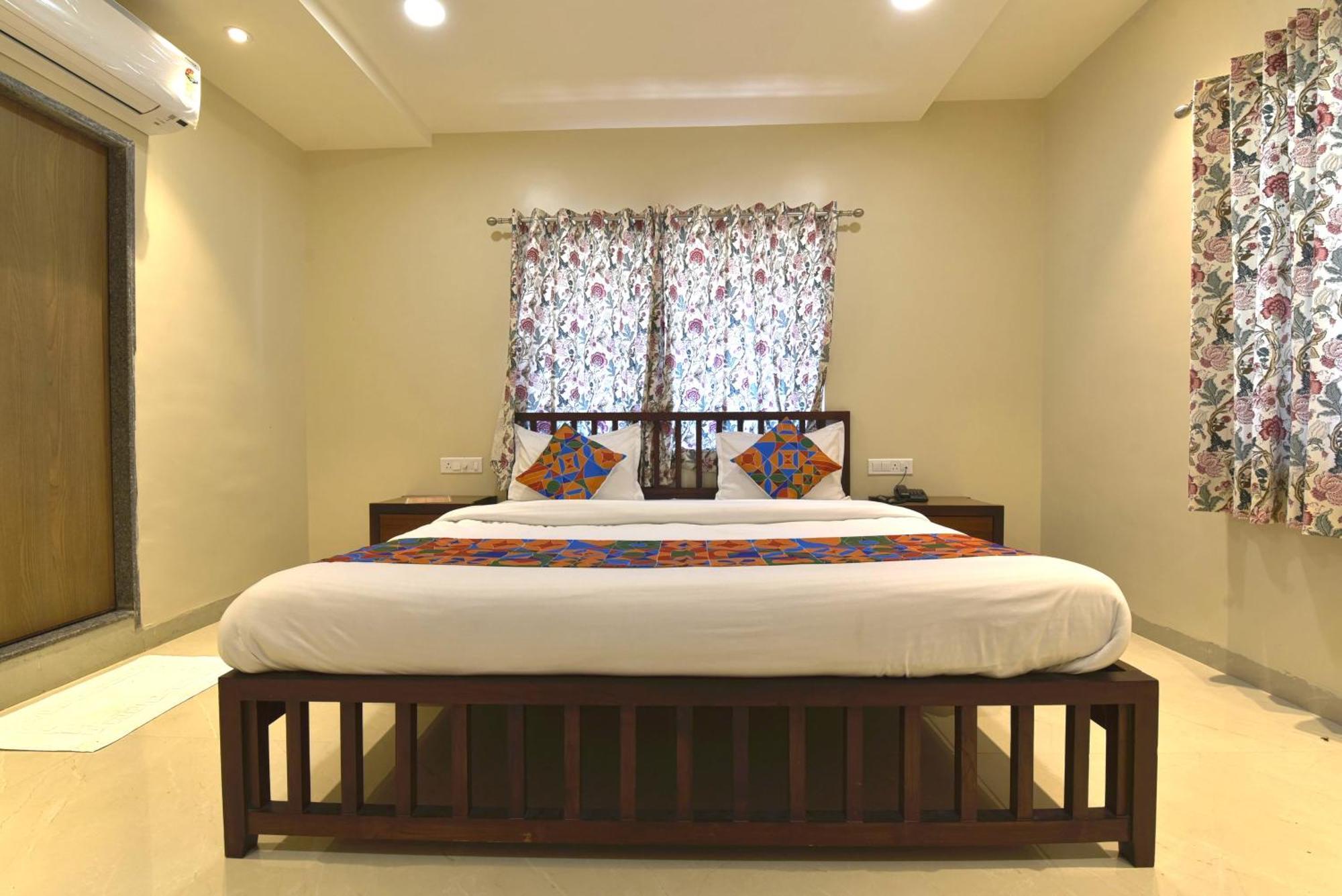 Bunglow 14, Rooms With Balcony Ābu Eksteriør billede
