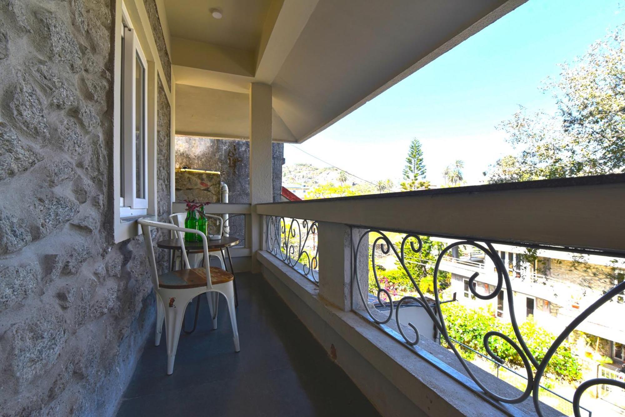 Bunglow 14, Rooms With Balcony Ābu Eksteriør billede
